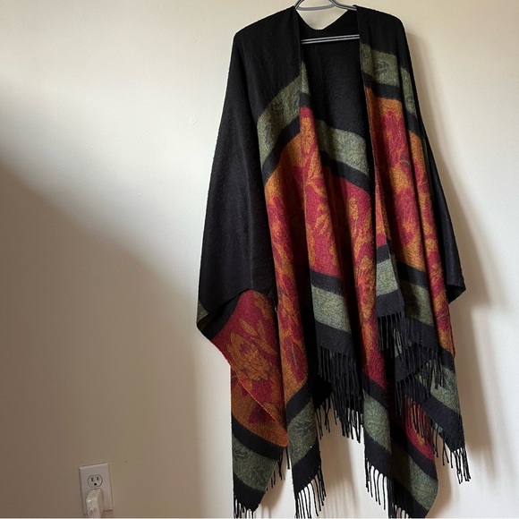 Cozy soft Multicolor Fringed Shawl fall outfit fringe black and rust sage orange - Picture 4 of 11